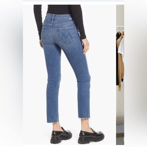 MOTHER The Dazzler Raw Hem Ankle Jeans